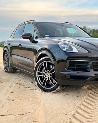 Porsche Cayenne cena 265000 przebieg: 108000, rok produkcji 2018 z Białystok małe 92